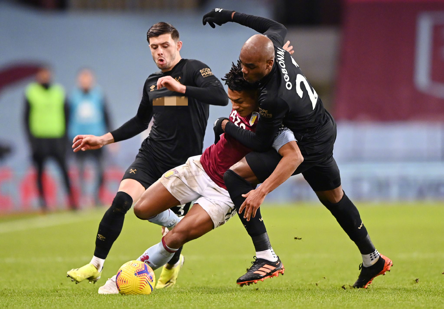 受采访时透 受采访时透